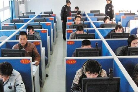 南保山交警破获一起驾考人员使用助考神器作弊案